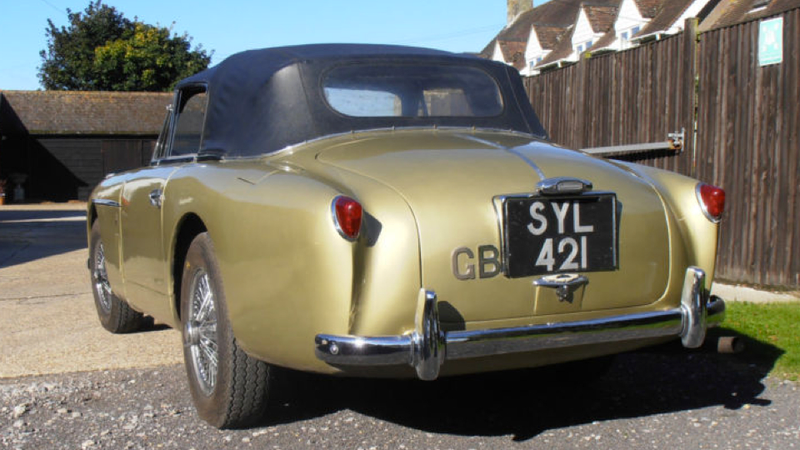 Illustration for article titled Stephen Hawking Used To Go 100 MPH In This Aston Martin